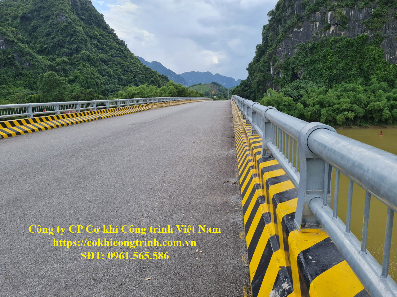 Lan can cầu mạ kẽm nhúng nóng